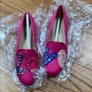 Fuchsia linen shoes